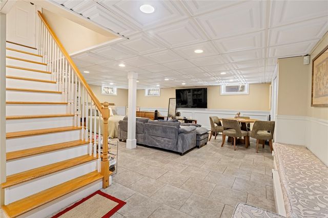 698 High Street, Cumberland, RI 02864