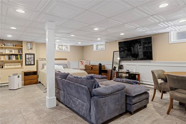 698 High Street, Cumberland, RI 02864