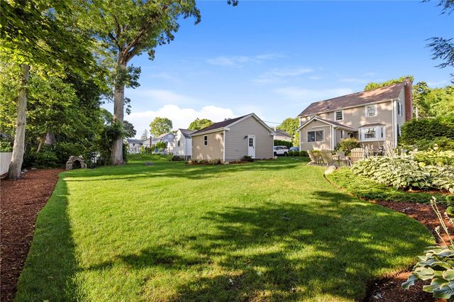698 High Street, Cumberland, RI 02864
