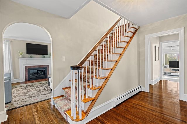 698 High Street, Cumberland, RI 02864