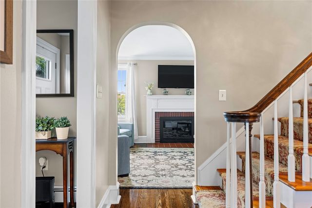 698 High Street, Cumberland, RI 02864