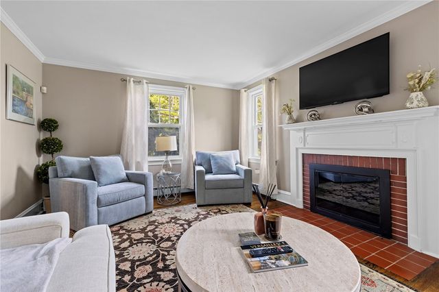 698 High Street, Cumberland, RI 02864