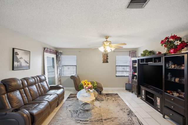 1301 SW 75th Avenue, North Lauderdale, FL 33068