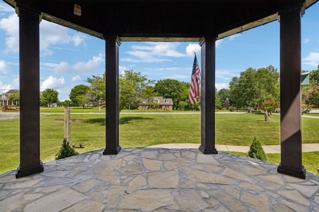 124 Poplar Dr, Brush Creek, TN 38547