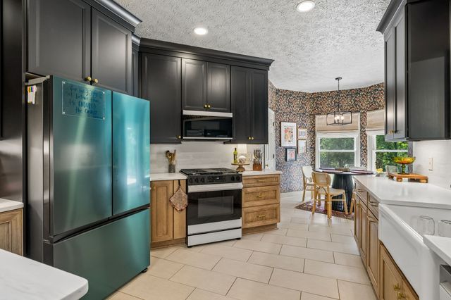 124 Poplar Dr, Brush Creek, TN 38547