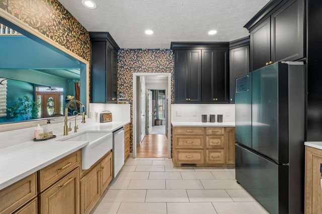 124 Poplar Dr, Brush Creek, TN 38547