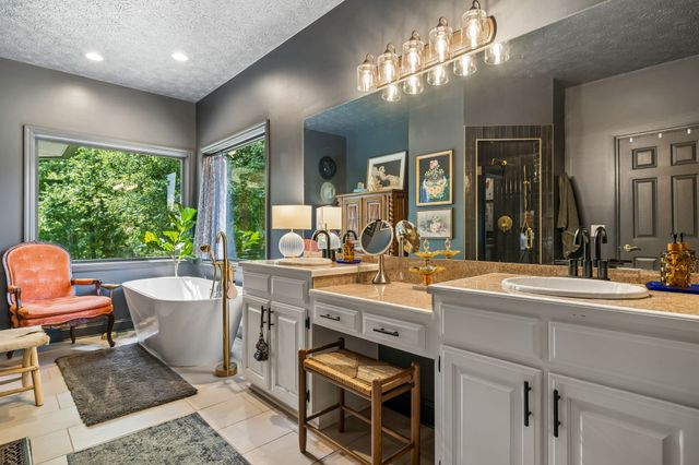124 Poplar Dr, Brush Creek, TN 38547