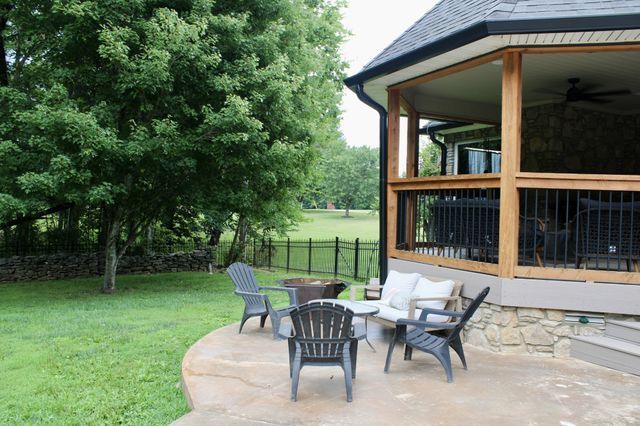 124 Poplar Dr, Brush Creek, TN 38547
