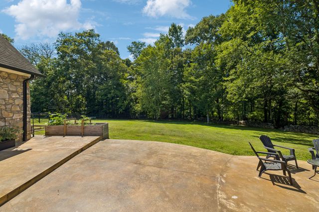 124 Poplar Dr, Brush Creek, TN 38547