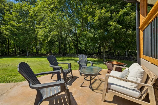 124 Poplar Dr, Brush Creek, TN 38547