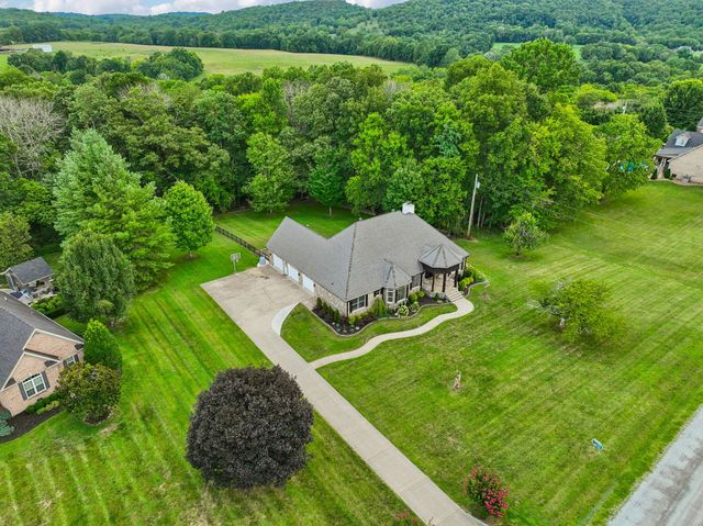 124 Poplar Dr, Brush Creek, TN 38547