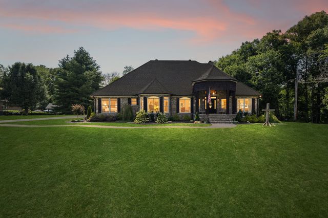 124 Poplar Dr, Brush Creek, TN 38547