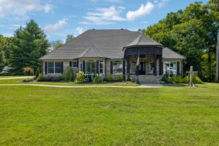 124 Poplar Dr, Brush Creek, TN 38547