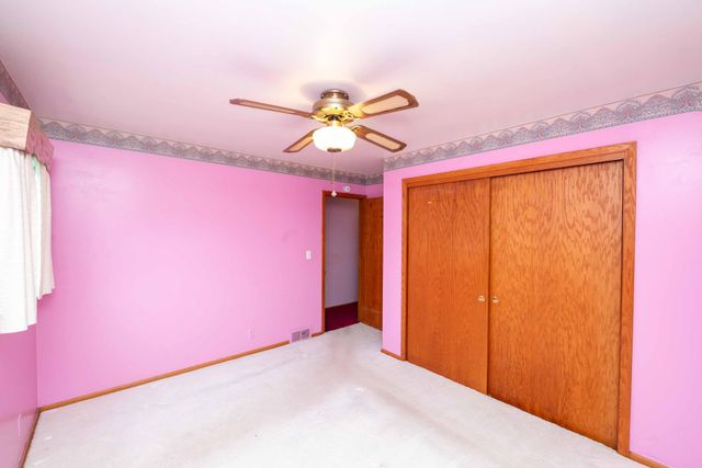 6229 10th Street N, Oakdale, MN 55128
