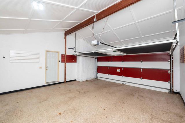 6229 10th Street N, Oakdale, MN 55128