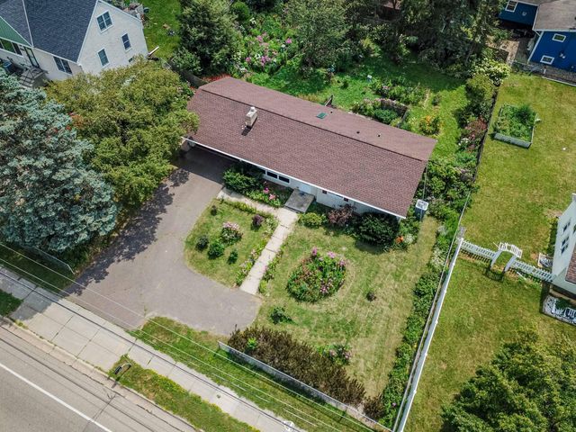 6229 10th Street N, Oakdale, MN 55128