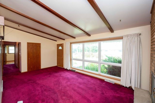 6229 10th Street N, Oakdale, MN 55128