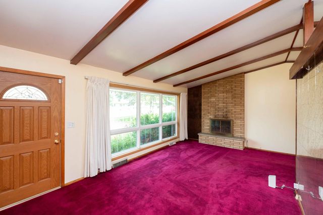 6229 10th Street N, Oakdale, MN 55128