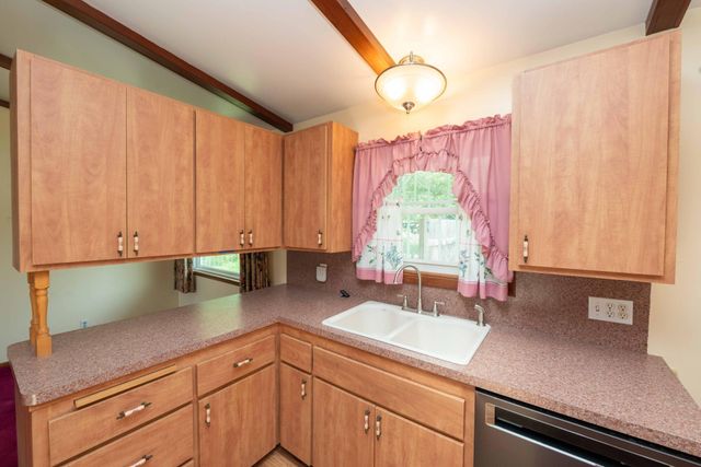 6229 10th Street N, Oakdale, MN 55128