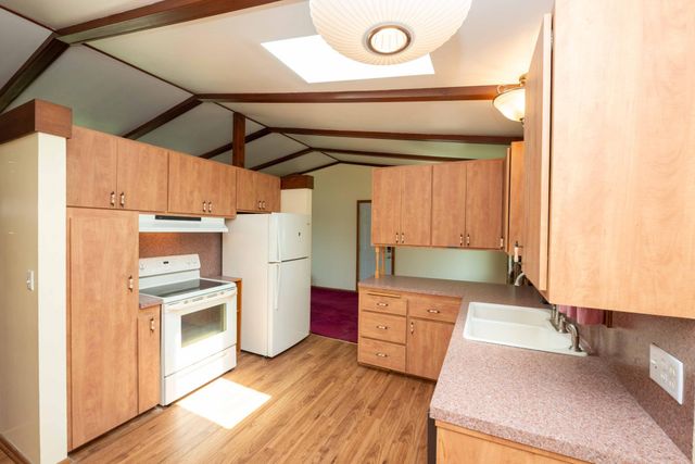 6229 10th Street N, Oakdale, MN 55128