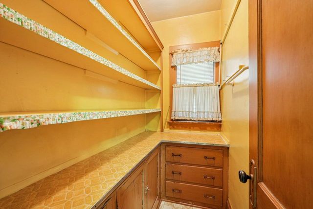 2918 W Greenfield AVENUE, Milwaukee, WI 53215