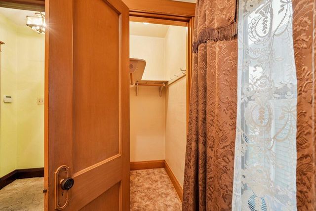 2918 W Greenfield AVENUE, Milwaukee, WI 53215