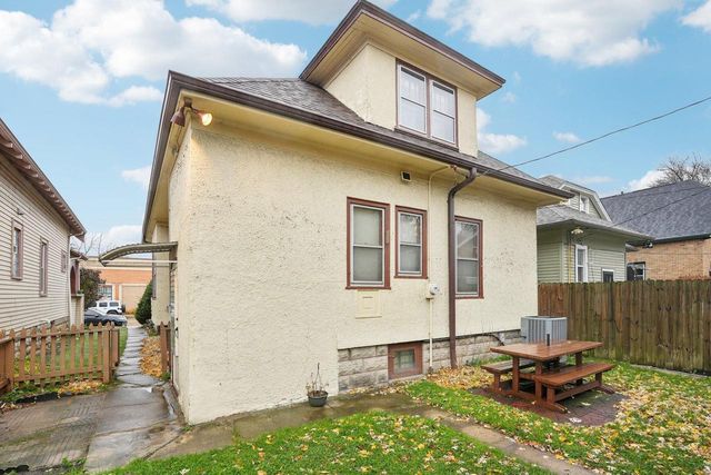 2918 W Greenfield AVENUE, Milwaukee, WI 53215