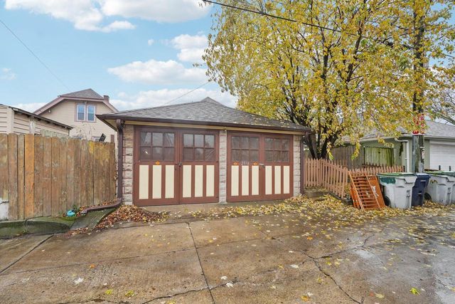 2918 W Greenfield AVENUE, Milwaukee, WI 53215