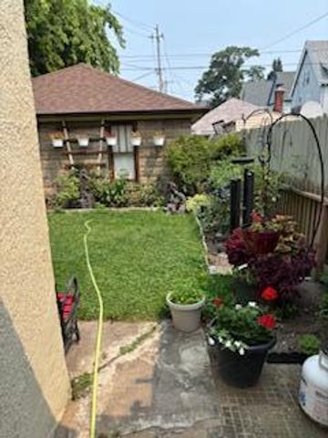 2918 W Greenfield AVENUE, Milwaukee, WI 53215