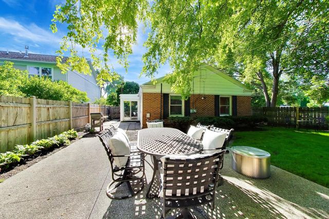 800 Hunter Road, Glenview, IL 60025