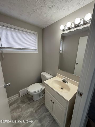 10410 Foxboro Dr, Louisville, KY 40223