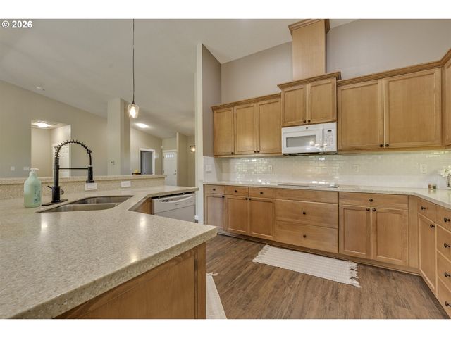 8340 Sw RIVER Rd, Hillsboro, OR 97123