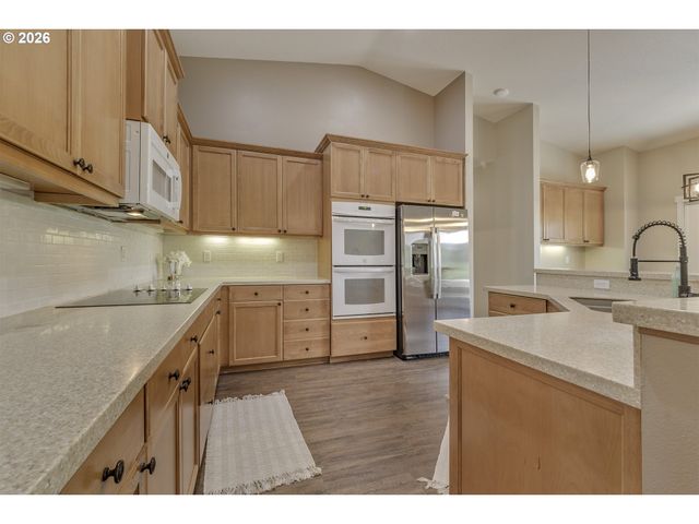 8340 Sw RIVER Rd, Hillsboro, OR 97123
