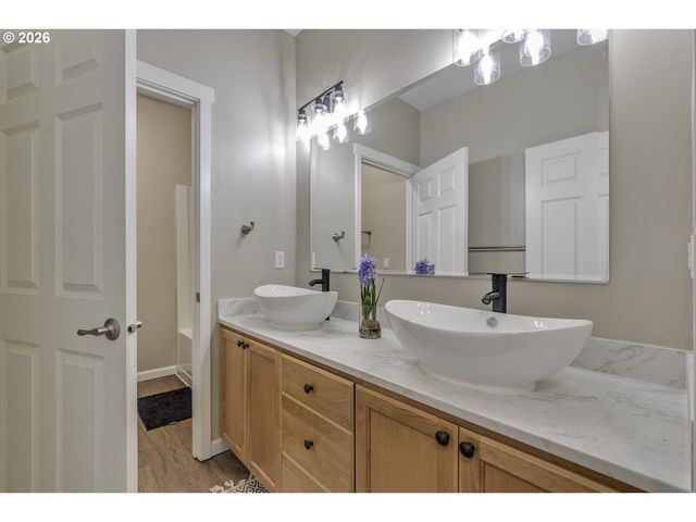 8340 Sw RIVER Rd, Hillsboro, OR 97123