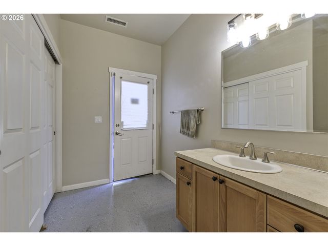8340 Sw RIVER Rd, Hillsboro, OR 97123
