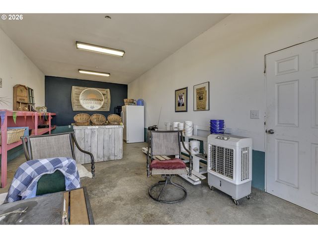 8340 Sw RIVER Rd, Hillsboro, OR 97123