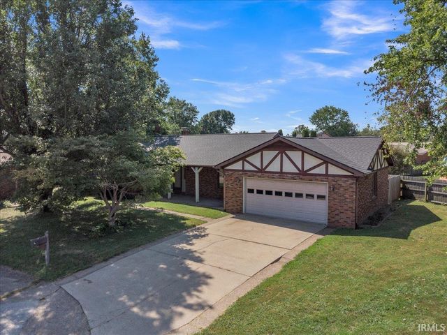 8215 Kingswood Court, Evansville, IN 47715