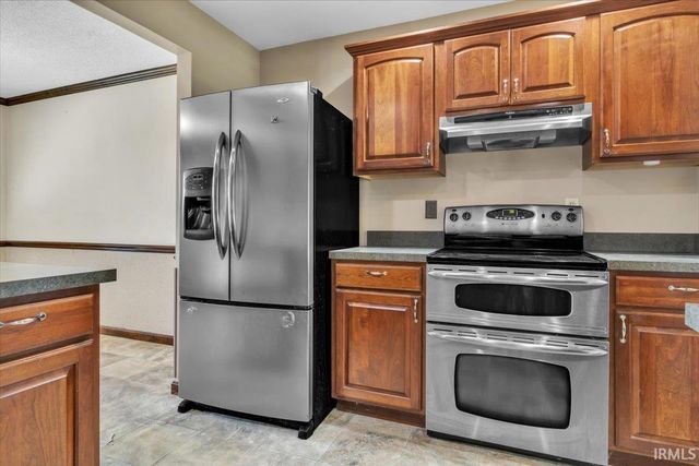 8215 Kingswood Court, Evansville, IN 47715