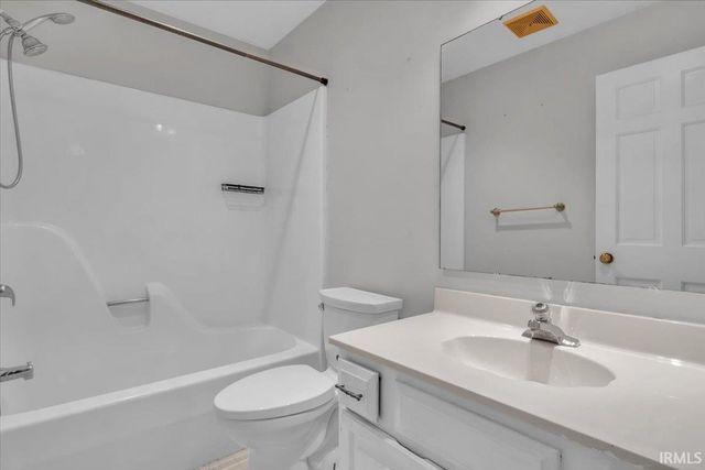 8215 Kingswood Court, Evansville, IN 47715