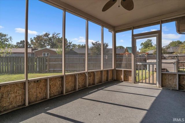 8215 Kingswood Court, Evansville, IN 47715