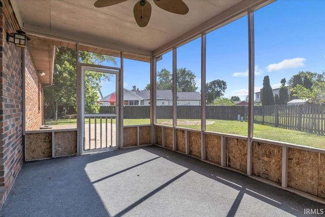 8215 Kingswood Court, Evansville, IN 47715