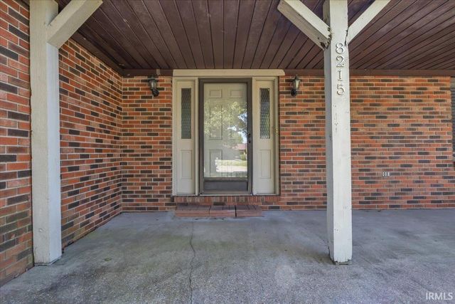 8215 Kingswood Court, Evansville, IN 47715