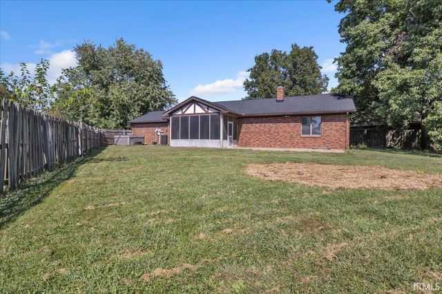 8215 Kingswood Court, Evansville, IN 47715