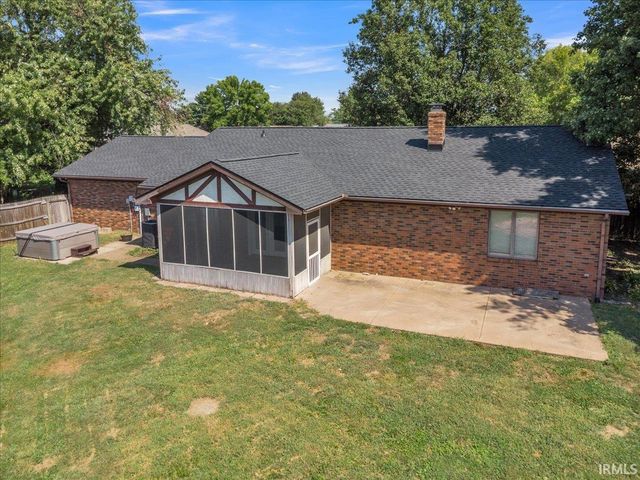 8215 Kingswood Court, Evansville, IN 47715