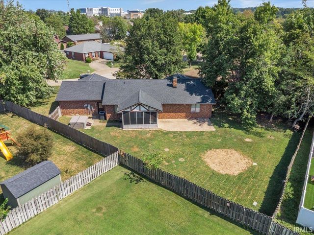 8215 Kingswood Court, Evansville, IN 47715