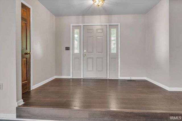 8215 Kingswood Court, Evansville, IN 47715