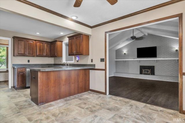 8215 Kingswood Court, Evansville, IN 47715