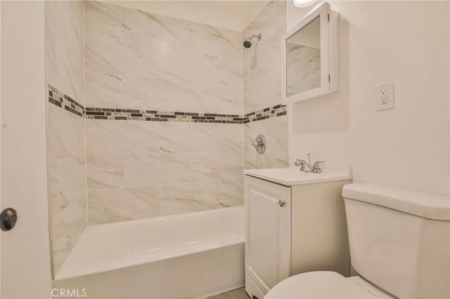 10955 S Spring Street, Los Angeles, CA 90061