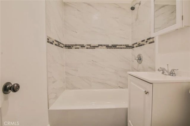 10955 S Spring Street, Los Angeles, CA 90061