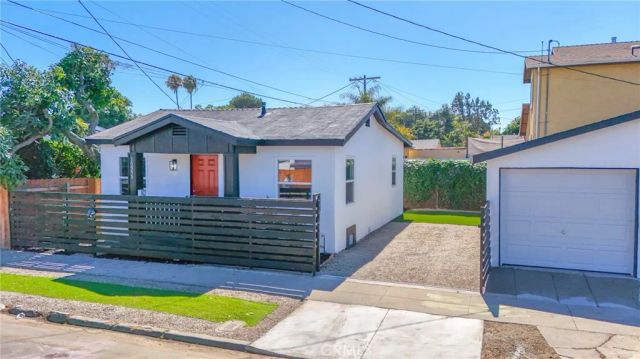 10955 S Spring Street, Los Angeles, CA 90061